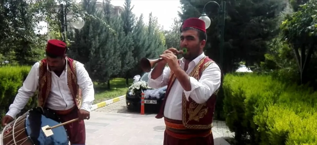 Ankara gelin çıkarma töreninde davul zurna